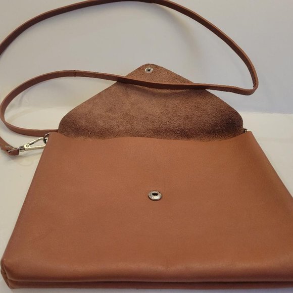 HOTTER small brwon leather shoulder/cross body bag with snap closure - Picture 2 of 5